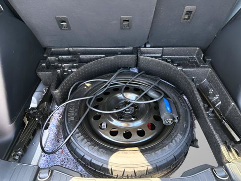 Used 2022 Ford Escape Titanium FWD image 10
