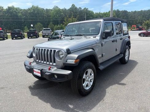 Used 2018 Jeep Wrangler Unlimited Sport S AWD/4WD image 7