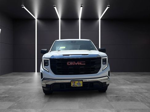 Used 2022 GMC Sierra 1500 Pro AWD/4WD image 2