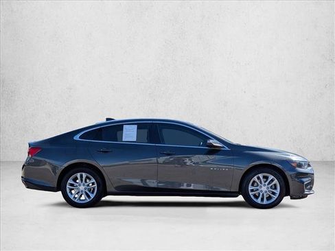 Used 2018 Chevrolet Malibu LT FWD image 4
