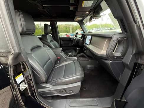 Used 2025 Ford Bronco Outer Banks w/ Sasquatch Package AWD/4WD image 10