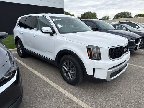 Used 2023 Kia Telluride LX AWD/4WD image 2