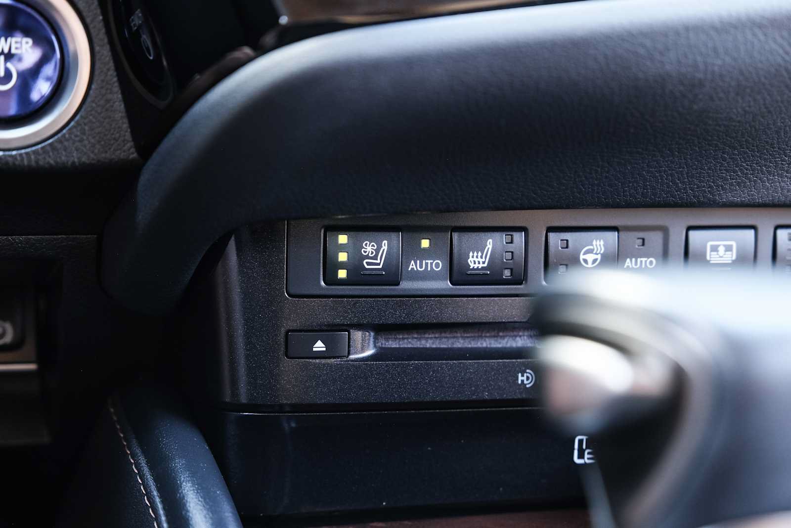 Used 2022 Lexus ES 300h Ultra Luxury w/ Accessory Package 2 FWD image 44