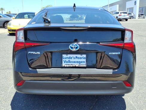 Used 2022 Toyota Prius LE FWD image 6