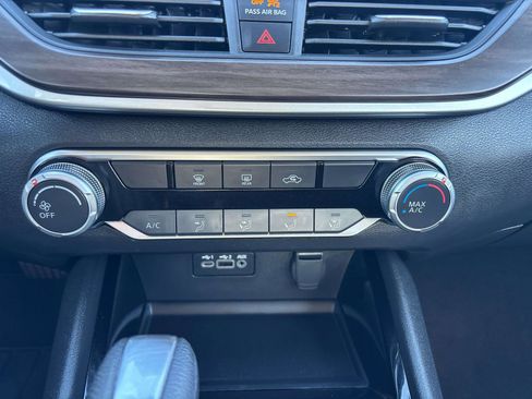 Used 2024 Nissan Altima 2.5 SV image 23