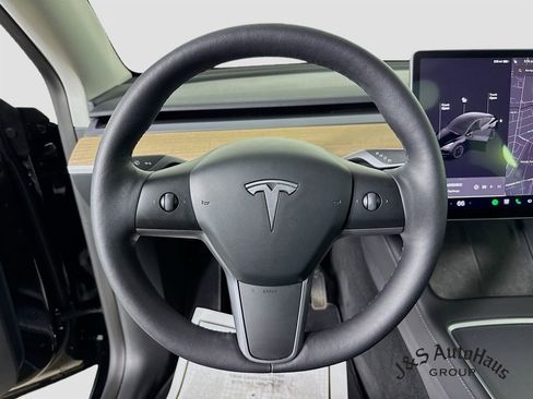 Used 2023 Tesla Model Y Long Range image 12