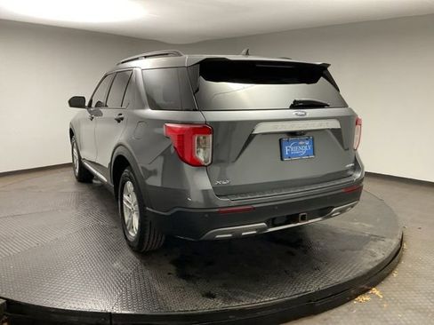 Used 2022 Ford Explorer XLT w/ Equipment Group 202A image 5