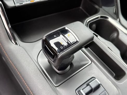 Used 2024 GMC Sierra 1500 AT4 w/ Technology Package image 13