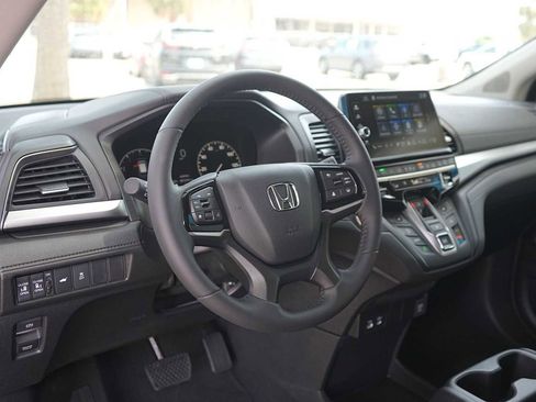 Used 2026 Honda Odyssey EX-L image 2