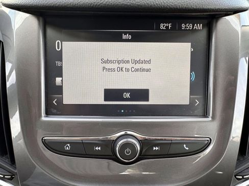 Used 2017 Chevrolet Cruze LT w/ Convenience Package FWD image 21