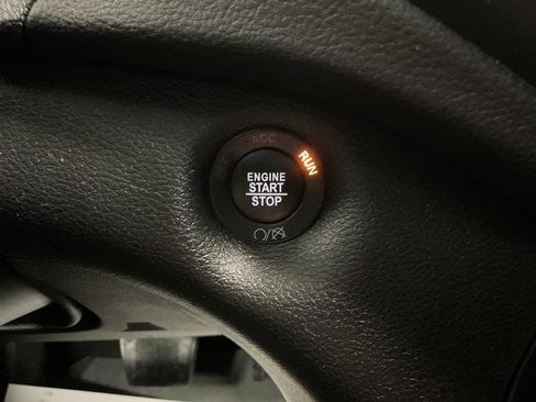 Used 2020 Jeep Cherokee Limited image 24