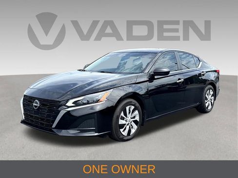 Used 2024 Nissan Altima 2.5 S FWD image 3