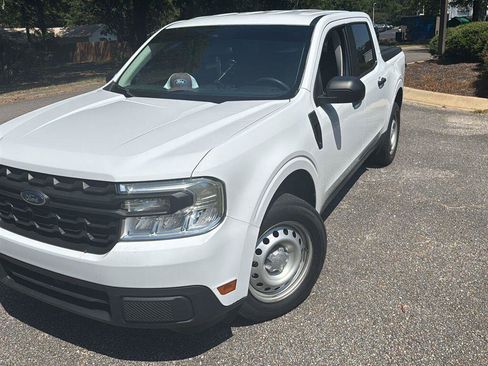 Used 2022 Ford Maverick XL FWD image 2
