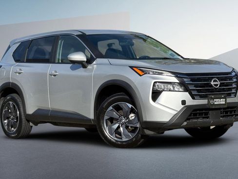 Certified 2024 Nissan Rogue SV image 2