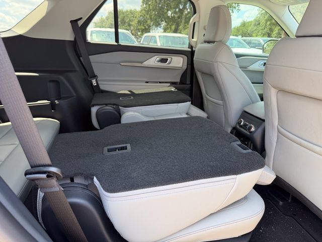 Used 2026 Ford Explorer Active w/ Active Comfort Package RWD image 18