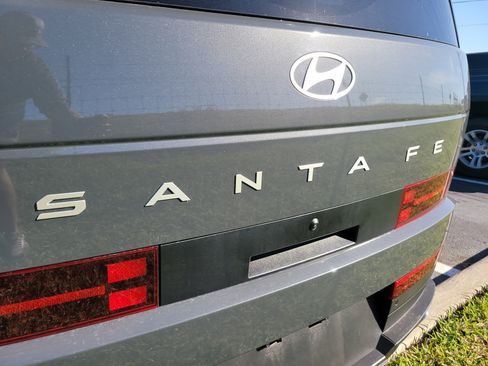 Used 2025 Hyundai Santa Fe SEL w/ Tow & Go Package FWD image 7