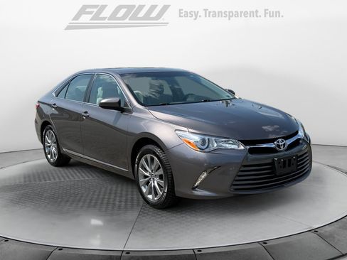 Certified 2017 Toyota Camry XLE FWD image 1