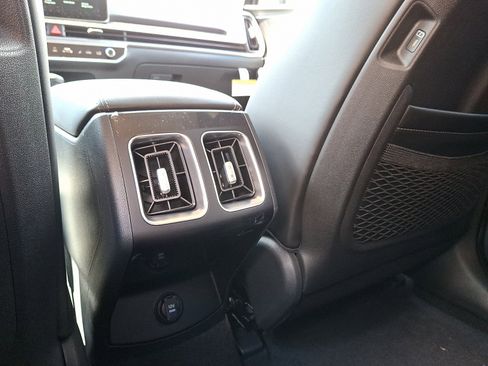 New 2026 Kia Sorento S image 7