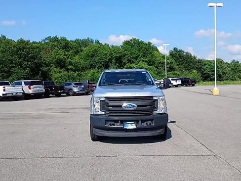 Used 2017 Ford F250 XL w/ Power Equipment Group AWD/4WD image 3