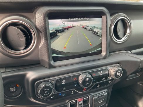 Used 2023 Jeep Wrangler Unlimited Rubicon 4xe image 12