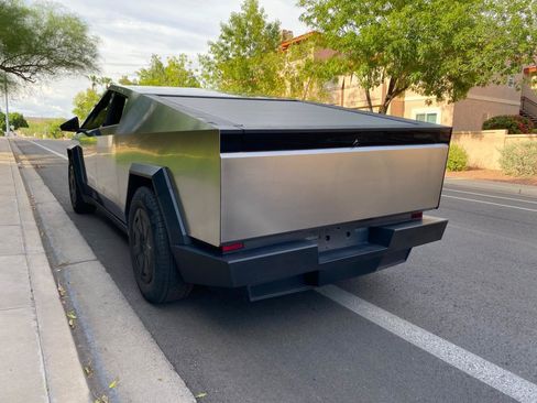 Used 2025 Tesla Cybertruck AWD Crew Cab image 68