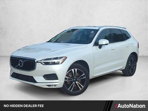 Used 2021 Volvo XC60 T5 Momentum w/ Premium Package FWD image 1