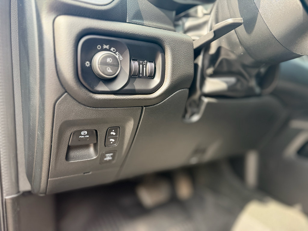 Used 2023 RAM 1500 Laramie RWD image 39