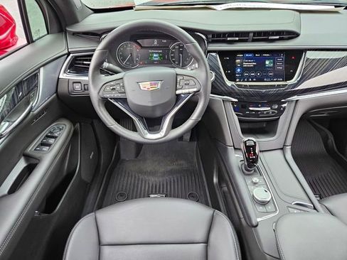 Certified 2025 Cadillac XT6 Premium Luxury w/ LPO, Floor Liner Package image 12