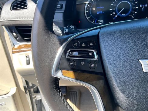 Used 2019 Cadillac Escalade Luxury AWD/4WD image 19