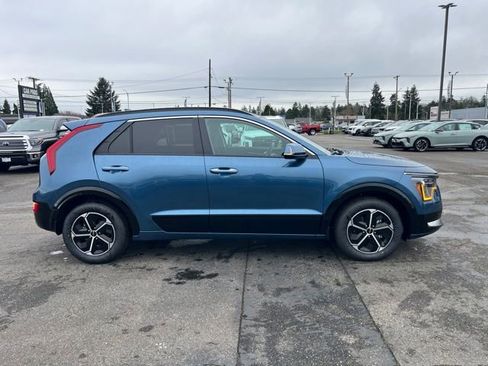 New 2026 Kia Niro FWD image 8
