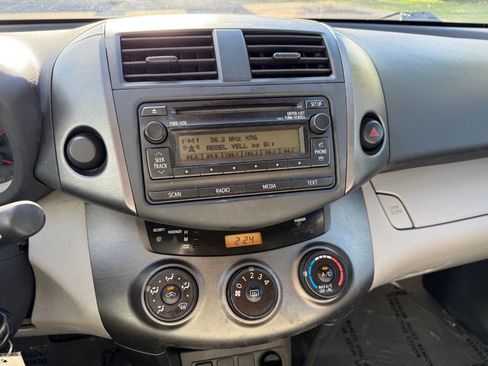 Used 2012 Toyota RAV4 FWD w/ Value Pkg image 12