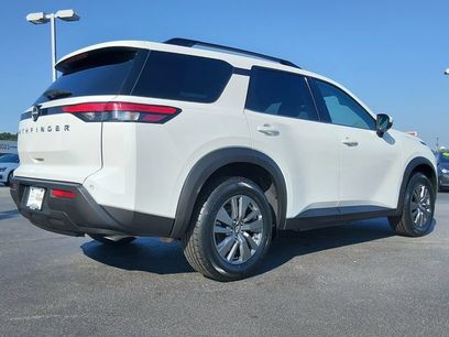Used 2025 Nissan Pathfinder SV