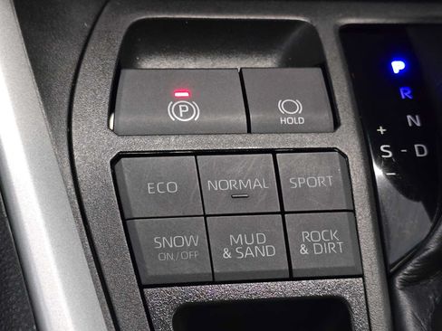Certified 2023 Toyota RAV4 LE AWD/4WD image 16
