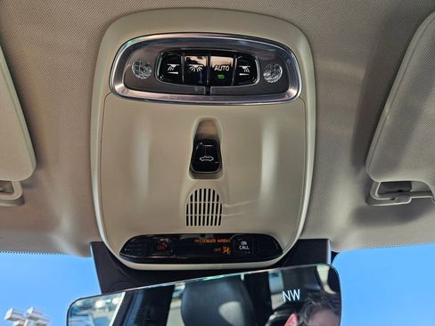 Used 2017 Volvo XC90 T6 Momentum w/ Vision Package image 18