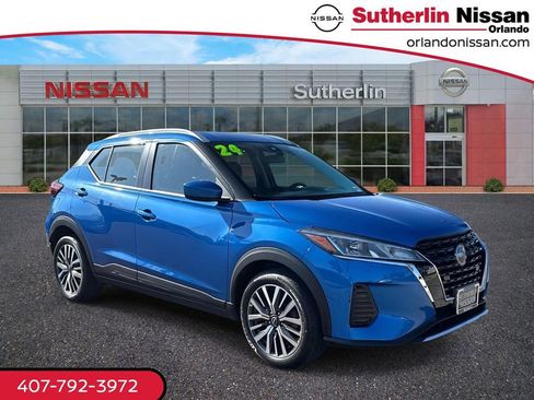 Used 2024 Nissan Kicks SV image 1