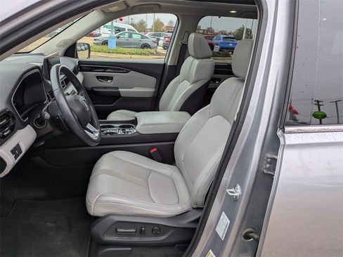 Certified 2024 Honda Pilot Touring image 10