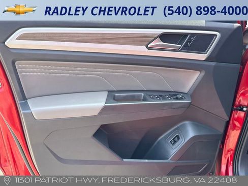 Used 2022 Volkswagen Atlas SEL image 12