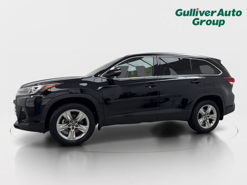 Used 2018 Toyota Highlander Limited AWD/4WD image 2