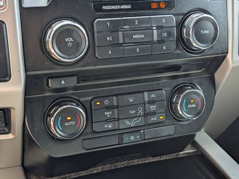 Used 2017 Ford F250 Lariat w/ Chrome Package AWD/4WD image 19