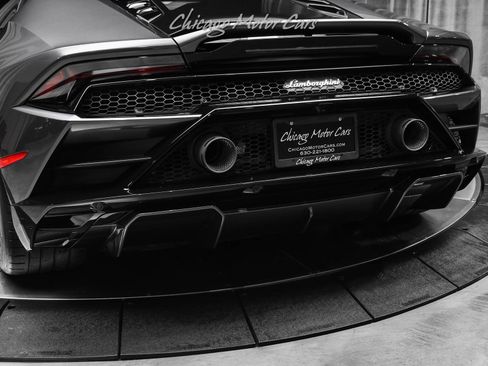 Used 2022 Lamborghini Huracan EVO RWD image 34