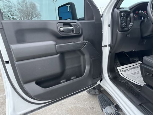 Used 2024 Chevrolet Silverado 2500 Custom w/ Custom Convenience Package image 15