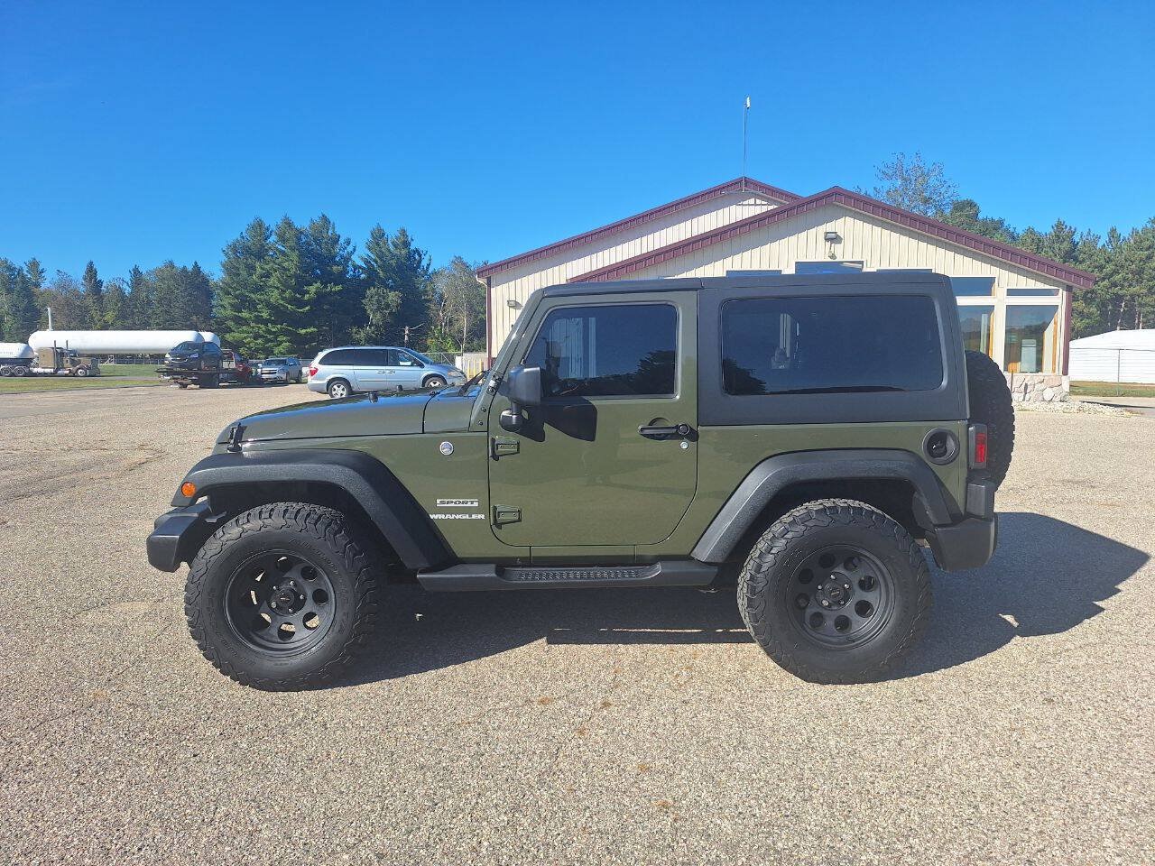 Used 2016 Jeep Wrangler Sport w/ Connectivity Group AWD/4WD image 1