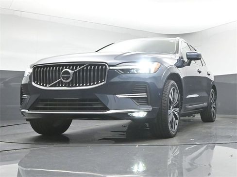 Used 2022 Volvo XC60 B6 Inscription w/ Advanced Package image 38