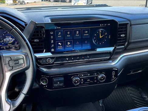 Used 2024 Chevrolet Silverado 2500 LT image 7