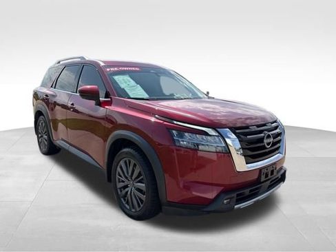 Used 2022 Nissan Pathfinder SL w/ SL Premium Package FWD image 5