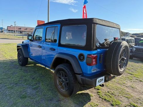 Used 2024 Jeep Wrangler Sport S image 5
