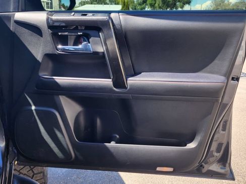 Used 2020 Toyota 4Runner Venture w/ Moonroof Package AWD/4WD image 7