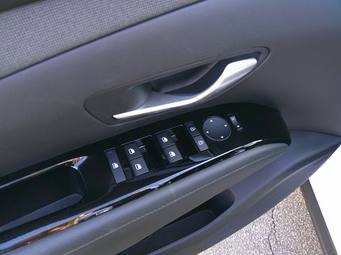 Used 2025 Hyundai Santa Cruz Limited image 18