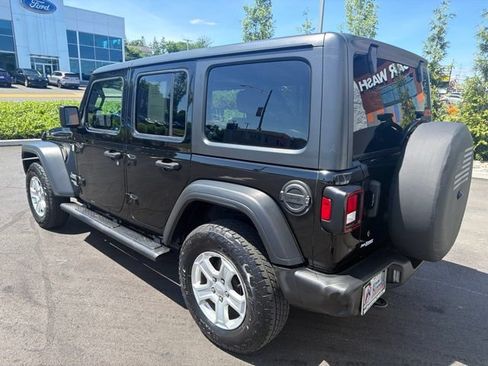 Used 2019 Jeep Wrangler Unlimited Sport S AWD/4WD image 4