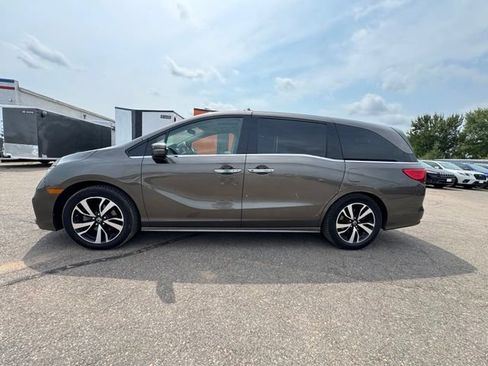 Used 2018 Honda Odyssey Elite image 4